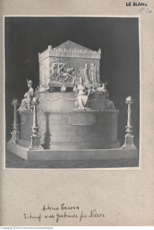 Vorderseite von  [http://creativecommons.org/publicdomain/mark/1.0/] Grabmal des Admirals Horatio Nelson - , bh001027. Foto.