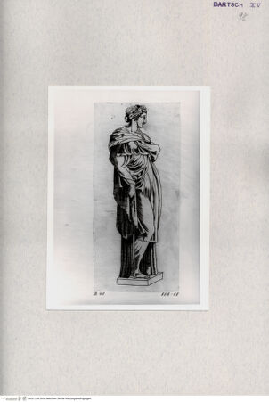 Vorderseite von  [http://creativecommons.org/publicdomain/mark/1.0/] Römische Statue - , bh001248. Foto.