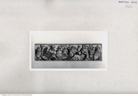 Vorderseite von  [http://creativecommons.org/publicdomain/mark/1.0/] Fries - , bh001379. Foto.