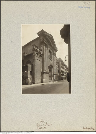 Vorderseite von Foto Marburg [https://www.deutsche-digitale-bibliothek.de/content/lizenzen/rv-ez/] Santi Nomi di Gesù e Maria - Fassade von Norden, bh005826_recto. Foto: Schwager, ?.