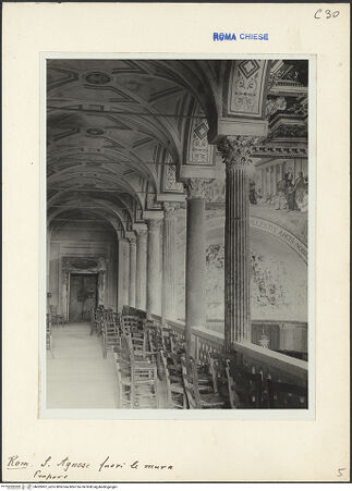 Vorderseite von unbekannt [https://www.deutsche-digitale-bibliothek.de/content/lizenzen/rv-fz/] Sant'Agnese fuori le MuraInnenraumlinkes Seitenschiff (Nordseitenschiff) - linke Empore, bh005907_recto. Foto.