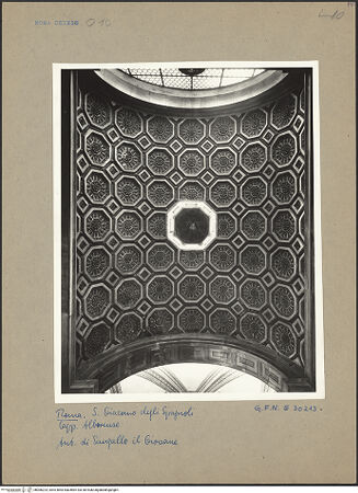 Vorderseite von ICCD [https://www.deutsche-digitale-bibliothek.de/content/lizenzen/rv-ez/] San Giacomo degli SpagnoliCappella di San Giacomo - Kasettendecke, bh006223_recto. Foto.