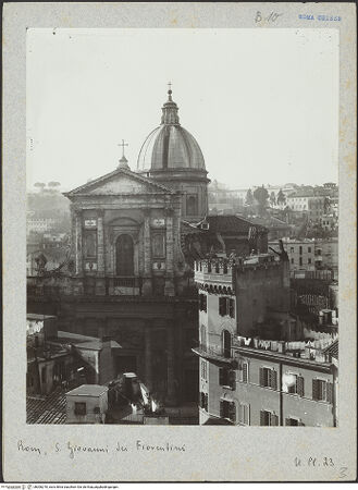 Vorderseite von Bibliotheca Hertziana [https://www.deutsche-digitale-bibliothek.de/content/lizenzen/rv-fz/] San Giovanni dei Fiorentini - Fassade und Piazza dell'Oro vor den Umbaumaßnahmen für den Corso Vittorio Emanuele II, bh006278_recto. Foto: Lindner, Paul.