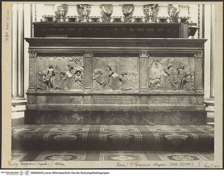 Vorderseite von ICCD [https://www.deutsche-digitale-bibliothek.de/content/lizenzen/rv-ez/] Antependium mit Szenen aus dem Leben des Heiligen Gregorius Magno - Gesamtansicht der drei Reliefs, bh006402_recto. Foto.