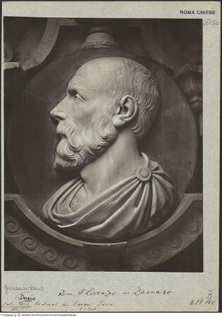 Vorderseite von Bibliotheca Hertziana [https://www.deutsche-digitale-bibliothek.de/content/lizenzen/rv-fz/] Grabmal des Giovanni PaciniProfilbildnis des Verstorbenen - Gesamtansicht, bh006485_recto. Foto: Lindner, Paul.