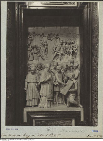 Vorderseite von ICCD (Luce) [https://www.deutsche-digitale-bibliothek.de/content/lizenzen/rv-ez/] Grabmal Pauls V.rechtes Relief: Der Papst besichtigt den Festungsbau in Ferrara - Gesamtansicht , bh007268_recto. Foto.