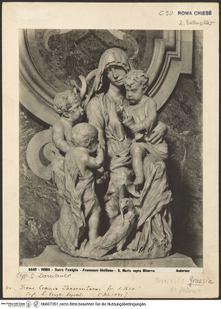 Vorderseite von Alinari [https://www.deutsche-digitale-bibliothek.de/content/lizenzen/rv-ez/] Heilige Familie, darunter Sockel mit Anbetung der KönigeMaria mit Kind und den kleinen Johannes der Täufer und der Evangelist - , bh007351_recto. Foto.