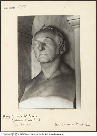 Vorderseite von Bibliotheca Hertziana [https://www.deutsche-digitale-bibliothek.de/content/lizenzen/rv-fz/] Grabmal des Malers Franz Catel, gest. 1856 - Detail: Büste, bh007570_recto. Foto: Lehmann-Brockhaus, Otto.