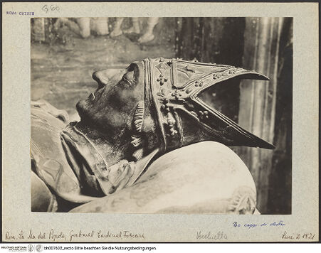 Vorderseite von ICCD [https://www.deutsche-digitale-bibliothek.de/content/lizenzen/rv-ez/] Grabmal des Pietro Foscari - Detail: Kopf, bh007602_recto. Foto.