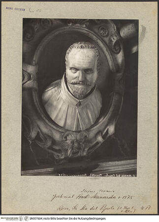 Vorderseite von unbekannt [https://www.deutsche-digitale-bibliothek.de/content/lizenzen/rv-fz/] Grabmal des Ludovico Cerasi - Detail: Porträtmedaillon, bh007604_recto. Foto.