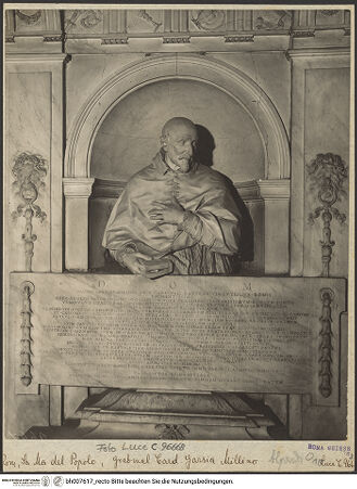 Vorderseite von ICCD [https://www.deutsche-digitale-bibliothek.de/content/lizenzen/rv-ez/] Grabmal des Kardinals Gian Garzia Mellini (gest. 1629) - Detail: Nische mit Inschrift und Büste, bh007617_recto. Foto.