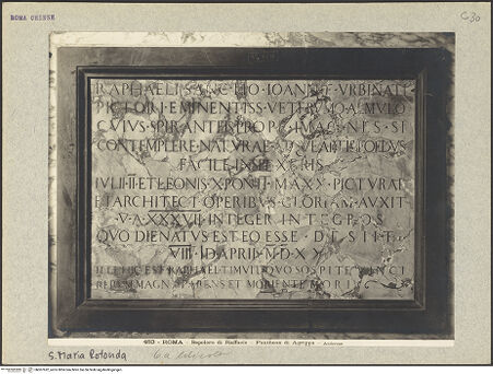 Vorderseite von Alinari [https://www.deutsche-digitale-bibliothek.de/content/lizenzen/rv-ez/] Büste und Gedenktafel des Raffael - Inschtrift, bh007692_recto. Foto.