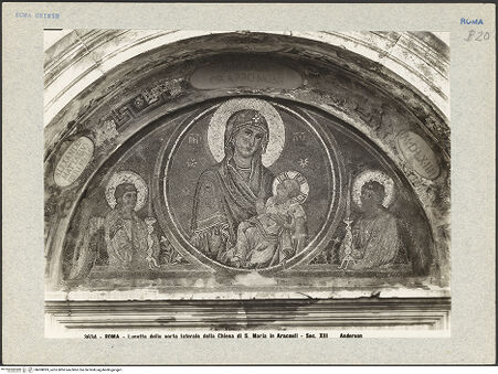 Vorderseite von Alinari [https://www.deutsche-digitale-bibliothek.de/content/lizenzen/rv-ez/] SeitenportalMadonna, flankiert von zwei leuchtertragenden Engeln - , bh008093_recto. Foto.