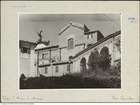 Vorderseite von unbekannt [https://www.deutsche-digitale-bibliothek.de/content/lizenzen/rv-fz/] Santa Maria in AracoeliPortico di Paolo III - Querhausstirnwand, von Südosten, bh008103_recto. Foto: Paeseler, Wilhelm.