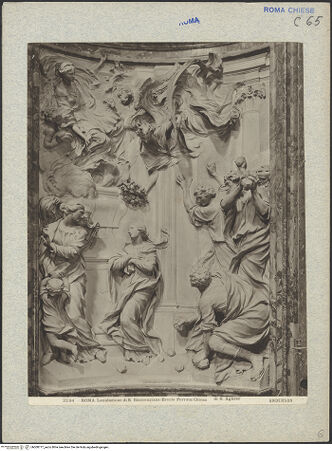 Vorderseite von Alinari [https://www.deutsche-digitale-bibliothek.de/content/lizenzen/rv-ez/] Steinigung der heiligen Emerentiana als sie am Grab ihrer Halbschwester, der heiligen Agnes, predigt - Gesamtansicht, bh008777_recto. Foto.