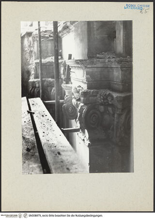 Vorderseite von unbekannt [https://www.deutsche-digitale-bibliothek.de/content/lizenzen/rv-fz/] San Benedetto in Piscinula - Cappella della Madonna, Kapitell, bh008879_recto. Foto: Paeseler, Wilhelm.