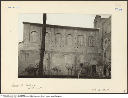Vorderseite von Bibliotheca Hertziana [https://www.deutsche-digitale-bibliothek.de/content/lizenzen/rv-fz/] Santa Balbina - südliche Seitenfront, bh008933_recto. Foto: Schudt, Ludwig.