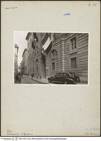 Vorderseite von Bibliotheca Hertziana [https://www.deutsche-digitale-bibliothek.de/content/lizenzen/rv-fz/] Ex-Convento di Sant'AgostinoFassaden - Fassade zur Via dei Portoghesi aus Westen, bh011347_recto. Foto: Lamb, Carl.