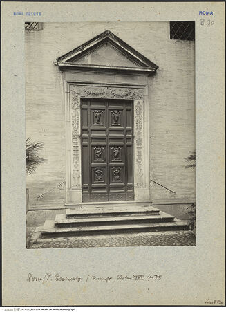 Vorderseite von ICCD [https://www.deutsche-digitale-bibliothek.de/content/lizenzen/rv-ez/] San CosimatoPortalrahmung - Portal, bh011522_recto. Foto.