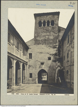 Vorderseite von Alinari [https://www.deutsche-digitale-bibliothek.de/content/lizenzen/rv-fz/] Santi Quattro CoronatiÄußeresErster Hof - zum Eingangsturm, bh014816_recto. Foto.