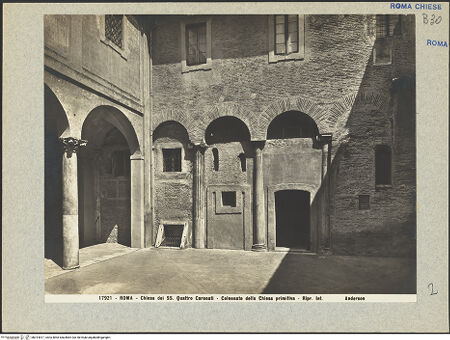 Vorderseite von Alinari [https://www.deutsche-digitale-bibliothek.de/content/lizenzen/rv-fz/] Santi Quattro CoronatiÄußeresZweiter Hof - Nördliche Wand mit den Säulen der ursprünglichen Basilika, bh014817_recto. Foto.