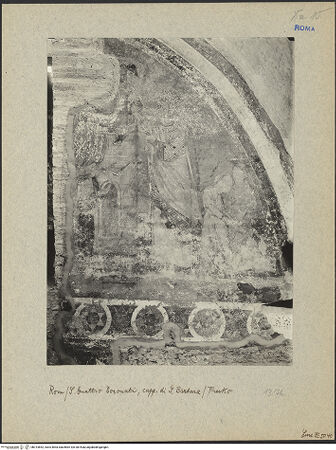 Vorderseite von ICCD (Luce) [https://www.deutsche-digitale-bibliothek.de/content/lizenzen/rv-ez/] Santi Quattro CoronatiInneresCappella di Santa Barbara - Apsiswand, Lünettenfresko (rechts des Fensters): Szene aus der Legende der Hl. Barbara?, bh014852_recto. Foto.