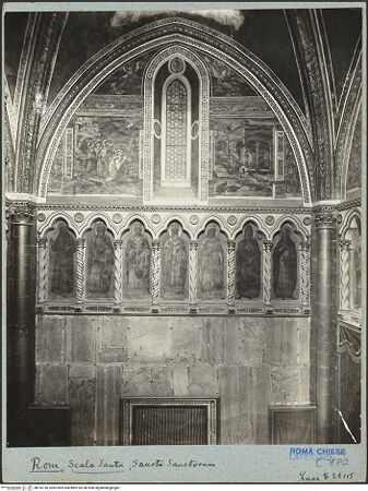 Vorderseite von ICCD (Luce) [https://www.deutsche-digitale-bibliothek.de/content/lizenzen/rv-ez/] Scala SantaSancta Sanctorum - Westwand, bh016149_recto. Foto.