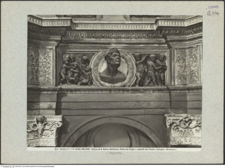 Vorderseite von Alinari [https://www.deutsche-digitale-bibliothek.de/content/lizenzen/rv-ez/] Puttenszenen und acht umkränzte Tondi mit figürlichen Büsten - Detail, bh016231_recto. Foto.