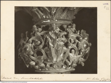 Vorderseite von Böhm [https://www.deutsche-digitale-bibliothek.de/content/lizenzen/rv-ez/] Trivulzio-KandelaberLeuchterring mit den Heiligen Drei Königen als Reiter und Madonna mit Kind - Teilansicht: Madonna, bh016237_recto. Foto.