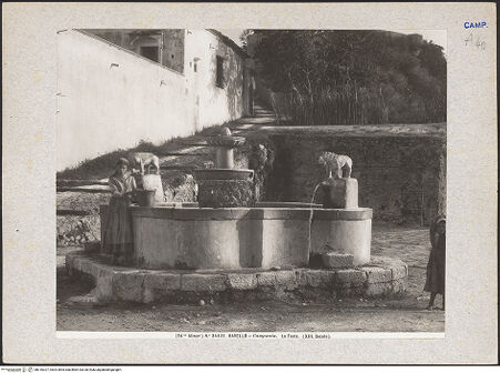 Vorderseite von Alinari [https://www.deutsche-digitale-bibliothek.de/content/lizenzen/rv-ez/] Fontana moresca - Gesamtansicht, bh016327_recto. Foto.