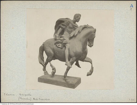 Vorderseite von Bibliotheca Hertziana [https://www.deutsche-digitale-bibliothek.de/content/lizenzen/rv-fz/] Reiterstandbild des Herzogs Alessandro Farnese - Seitenansicht nach rechts, bh016533_recto. Foto.