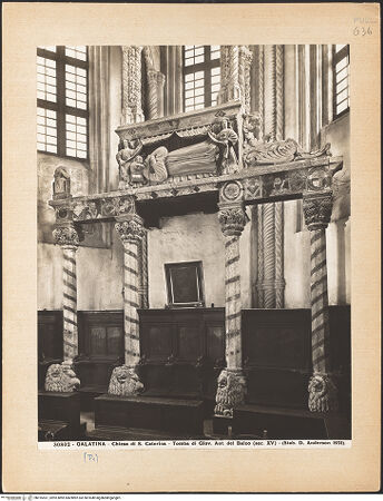 Vorderseite von Alinari [https://www.deutsche-digitale-bibliothek.de/content/lizenzen/rv-ez/] Grabmal für Giovanni Antonio Orsini del Balzo (gest. 1463) - Teilansicht, bh016551_recto. Foto.