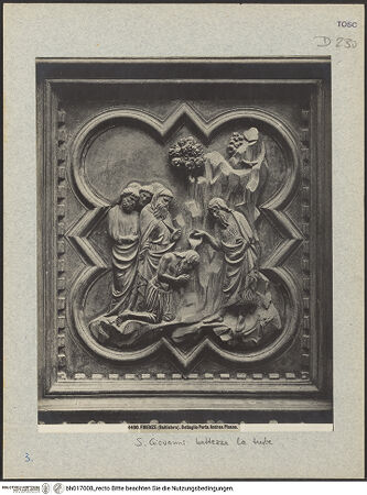 Vorderseite von Alinari [https://www.deutsche-digitale-bibliothek.de/content/lizenzen/rv-ez/] TürreliefsSzenen Johannes' des TäufersJohannes tauft das Volk - Detail: Taufszene, bh017008_recto. Foto.