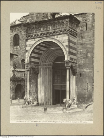 Vorderseite von Alinari [https://www.deutsche-digitale-bibliothek.de/content/lizenzen/rv-ez/] Südportal - Gesamtansicht, bh017035_recto. Foto.