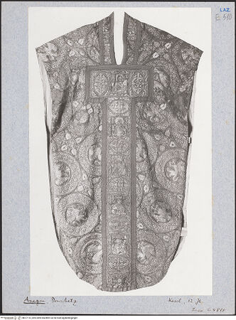 Vorderseite von ICCD [https://www.deutsche-digitale-bibliothek.de/content/lizenzen/rv-ez/] Sogenannte Kasel Bonifaz' VIII. - Gesamtansicht der Vorderseite, bh017115_recto. Foto.