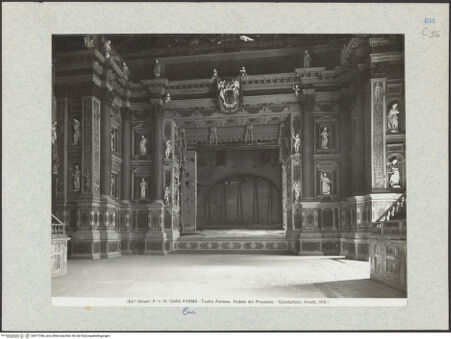 Vorderseite von Alinari [https://www.deutsche-digitale-bibliothek.de/content/lizenzen/rv-ez/] Palazzo della PilottaTeatro Farnese - Bühne, bh017298_recto. Foto.