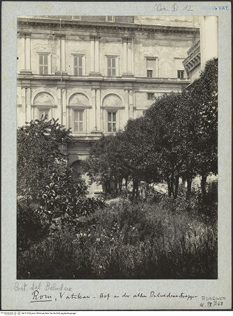 Vorderseite von Bibliotheca Hertziana [https://www.deutsche-digitale-bibliothek.de/content/lizenzen/rv-fz/] BelvedereBibliothekshof - Westtrakt mit Bramantes Rampe, bh017433_recto. Foto: Lindner, Paul.