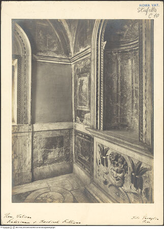 Vorderseite von Bibliotheca Hertziana [http://creativecommons.org/publicdomain/mark/1.0/] Groteskendekoration - Innenansicht: Ecke mit Nische, bh017656_recto. Foto: Faraglia, Cesare.