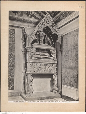 Vorderseite von Alinari [https://www.deutsche-digitale-bibliothek.de/content/lizenzen/rv-ez/] Grabmal der Agnes und Klementia von Anjou-Durazzo - Gesamtansicht, bh017944_recto. Foto.