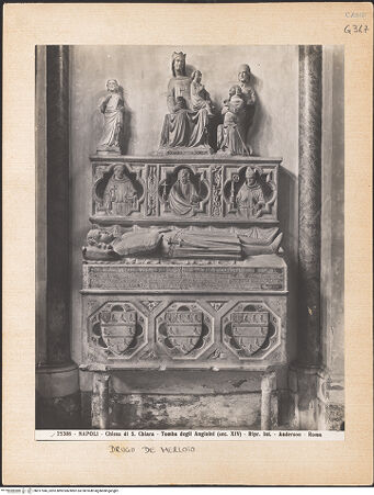 Vorderseite von Alinari [https://www.deutsche-digitale-bibliothek.de/content/lizenzen/rv-ez/] Grabmal des Drugo Merloto (gest. 1339) - Gesamtansicht, bh017945_recto. Foto.