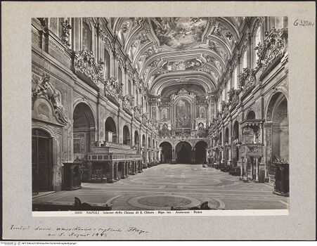 Vorderseite von Alinari [https://www.deutsche-digitale-bibliothek.de/content/lizenzen/rv-ez/] Santa Chiara - Gesamtansicht zum Eingang hin, bh017968_recto. Foto.