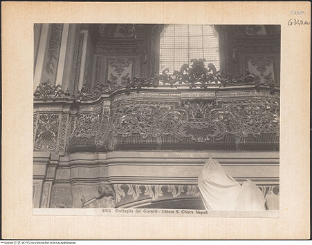 Vorderseite von Alinari [https://www.deutsche-digitale-bibliothek.de/content/lizenzen/rv-ez/] Santa Chiara - Detail: linke Empore, bh017972_recto. Foto.