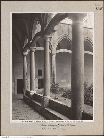 Vorderseite von Alinari [https://www.deutsche-digitale-bibliothek.de/content/lizenzen/rv-ez/] Santa ChiaraKleiner Kreuzgang (Chiostro dei Minori) - Nordostliche Galerie, bh017977_recto. Foto.