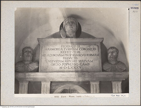 Vorderseite von Vatikan, Monumenti, Musei e Gallerie Pontificie [https://www.deutsche-digitale-bibliothek.de/content/lizenzen/rv-ez/] Skulpturen aus der Porta Capuana (Arco di Federico II) - Detail, bh018941_recto. Foto.