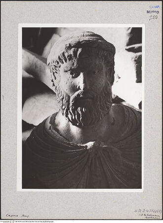 Vorderseite von Bibliotheca Hertziana [https://www.deutsche-digitale-bibliothek.de/content/lizenzen/rv-fz/] Büste des Pier delle Vigne (Petrus de Vinea) - Frontalansicht (während der Restaurierung um 1870), bh018949_recto. Foto: Lehmann-Brockhaus, Otto.