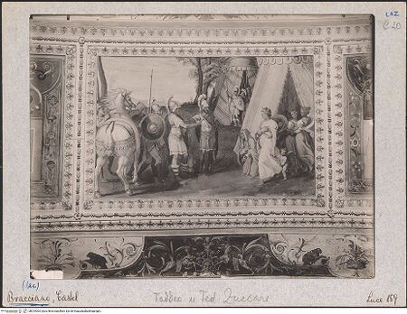 Vorderseite von ICCD [https://www.deutsche-digitale-bibliothek.de/content/lizenzen/rv-fz/] Groteskendekoration mit Szenen aus der Geschichte des Alexander des Großen, vier Tondi mit Allegorien und VedutenDie Familie des Darius kniet vor Alexander - Gesamtansicht, bh019003_recto. Foto.