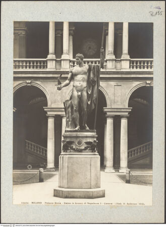 Vorderseite von Alinari [https://www.deutsche-digitale-bibliothek.de/content/lizenzen/rv-ez/] Napoleon I. als Mars - Frontalansicht, bh022073_recto. Foto.