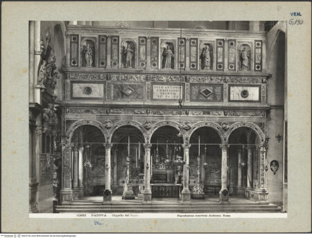 Vorderseite von Alinari [https://www.deutsche-digitale-bibliothek.de/content/lizenzen/rv-ez/] Sant'AntonioLinker Querhausarm (Cappella dell'Arca del Santo) - Ansicht nach der Kapelle von Sant'Antonio, bh022149_recto. Foto.