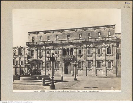 Vorderseite von Alinari [https://www.deutsche-digitale-bibliothek.de/content/lizenzen/rv-ez/] Palazzo del Seminario - Gesamtansicht, bh022235_recto. Foto.