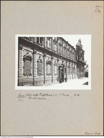 Vorderseite von Istituto Luce [https://www.deutsche-digitale-bibliothek.de/content/lizenzen/rv-fz/] Palazzo del Governo - Gesamtansicht, bh022237_recto. Foto.